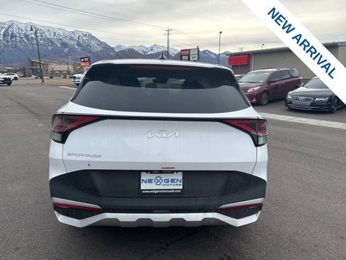 Used 2024 Kia Sportage EX image 6