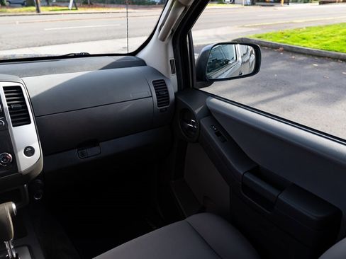 Used 2015 Nissan Xterra S image 10