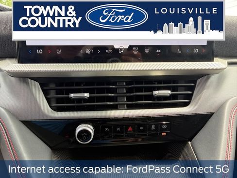 Used 2025 Ford Explorer ST-Line w/ ST-Line Street Pack AWD/4WD image 11