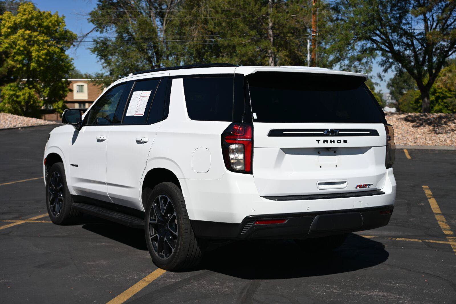 Used 2021 Chevrolet Tahoe RST w/ Luxury Package AWD/4WD image 3