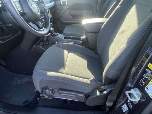 New 2026 Jeep Gladiator Sport image 10