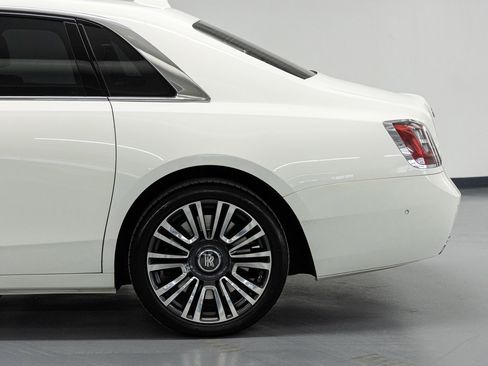 Certified 2022 Rolls-Royce Ghost image 3