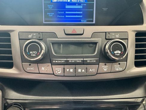 Used 2015 Honda Odyssey EX-L image 16