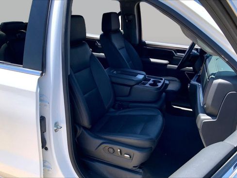 Used 2025 GMC Sierra 1500 SLT RWD image 9