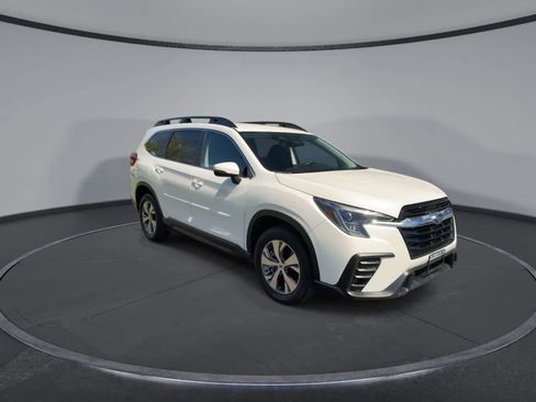 Certified 2023 Subaru Ascent Premium w/ Convenience Package AWD/4WD image 2