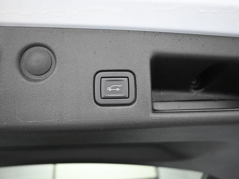 Used 2024 Chevrolet Equinox RS FWD image 31