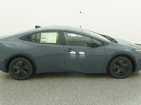 New 2026 Toyota Prius LE image 11