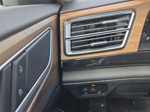 New 2026 Volkswagen Atlas SE image 24