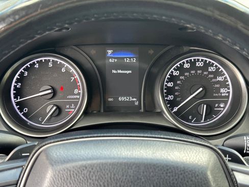 Used 2021 Toyota Camry SE image 18