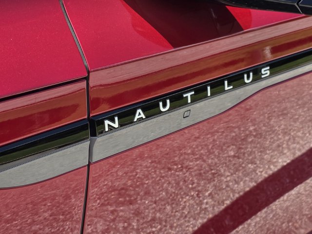 Used 2025 Lincoln Nautilus Reserve w/ Jet Appearance Package AWD/4WD image 33
