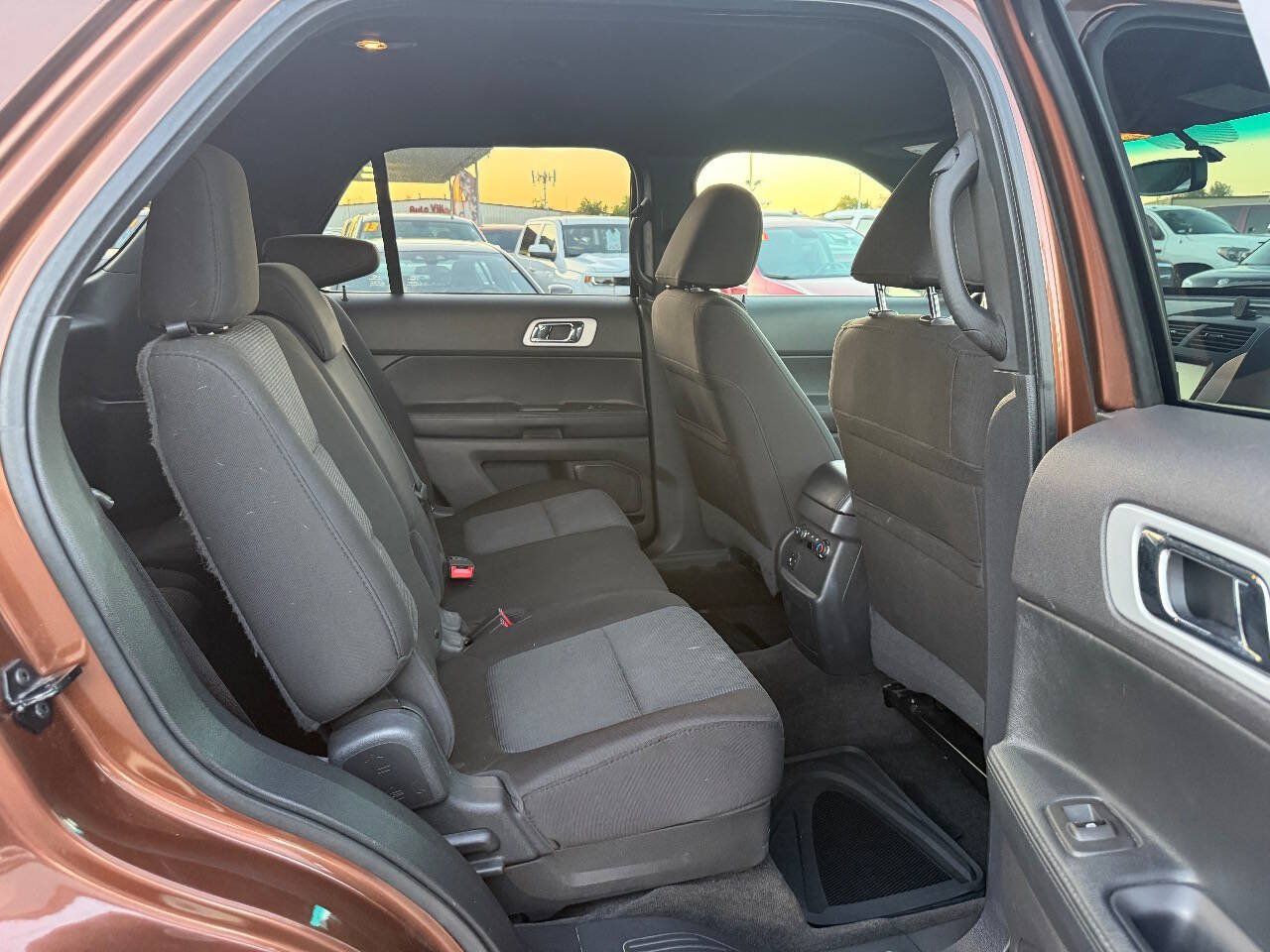 Used 2012 Ford Explorer XLT AWD/4WD image 12