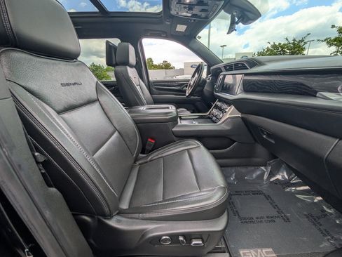 Used 2021 GMC Yukon Denali w/ Denali Premium Package AWD/4WD image 10