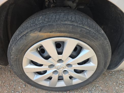 Used 2015 Nissan Leaf S w/ Charge Package FWD image 3