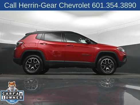 Used 2025 Jeep Compass Trailhawk AWD/4WD image 44