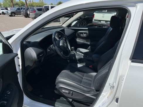 Used 2023 Honda HR-V EX-L image 14