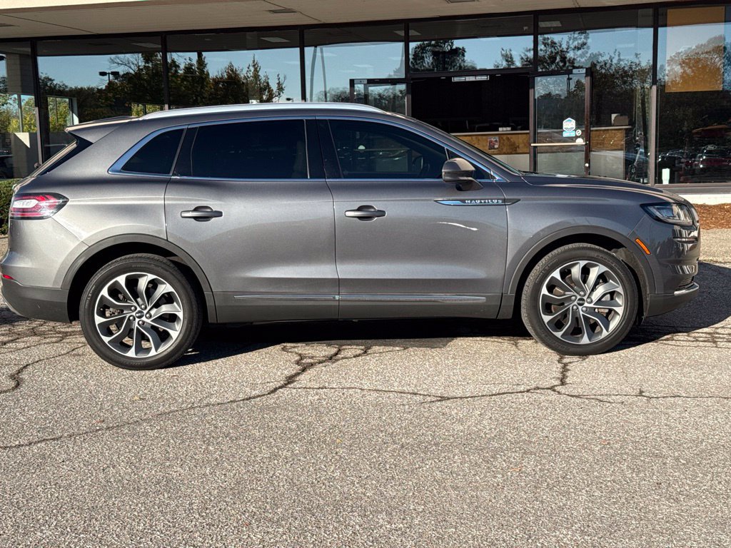 Used 2023 Lincoln Nautilus Reserve AWD/4WD image 17