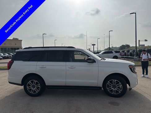 Used 2025 Ford Expedition Active RWD image 20