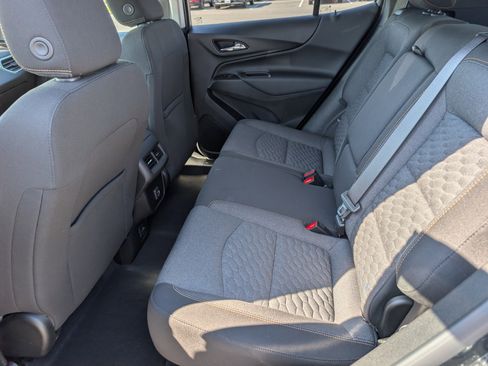 Used 2021 Chevrolet Equinox LT AWD/4WD image 15