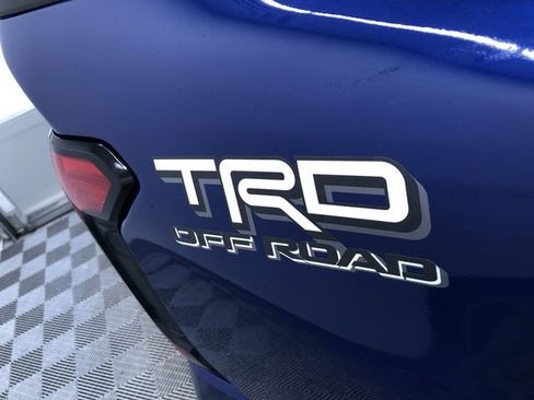 Used 2024 Toyota Tacoma TRD Off-Road image 9
