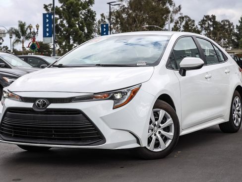 Used 2024 Toyota Corolla LE image 1