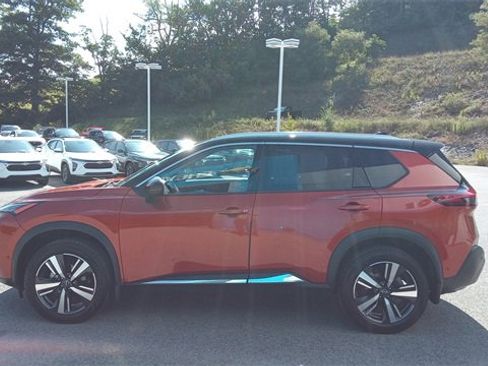 Used 2023 Nissan Rogue SL w/ SL Premium Package image 7