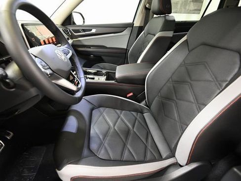 New 2026 Volkswagen Atlas Peak Edition AWD/4WD image 7