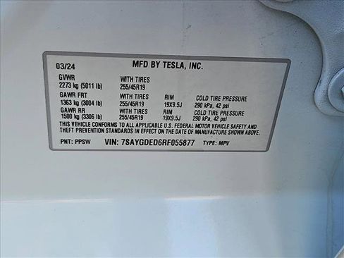 Used 2024 Tesla Model Y 2WD image 24