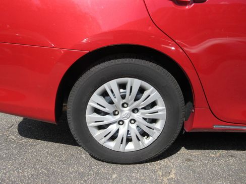 Used 2012 Toyota Camry LE image 21