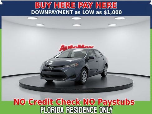 Used 2018 Toyota Corolla LE image 2