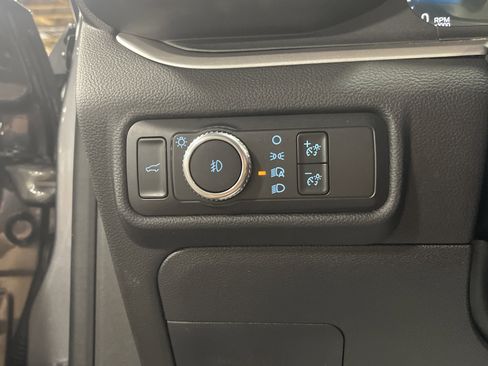 Used 2022 Ford Explorer XLT w/ Equipment Group 202A image 22