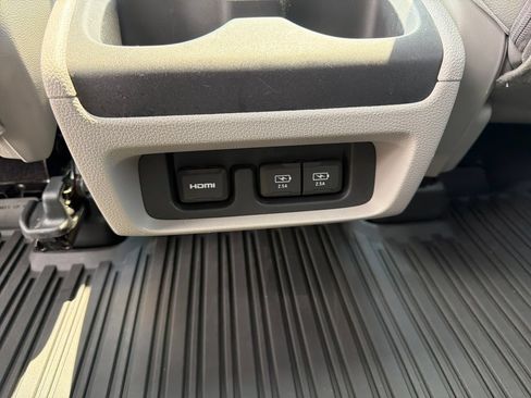 Used 2018 Honda Odyssey EX-L image 36