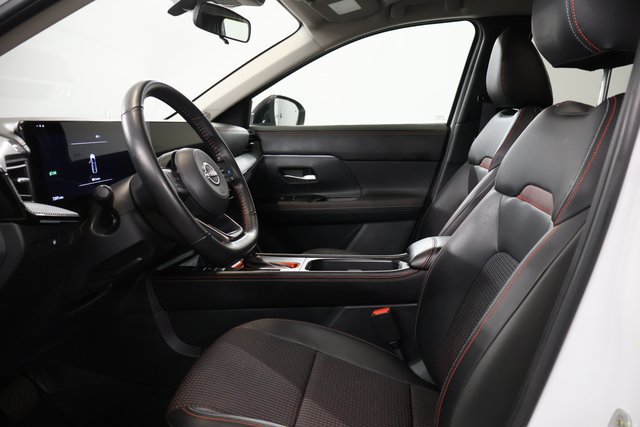 Certified 2025 Nissan Kicks SR AWD/4WD image 11