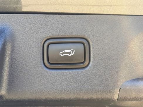 Used 2022 Hyundai Palisade Limited image 13