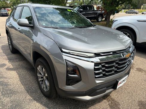 Used 2025 Chevrolet Equinox LT AWD/4WD image 9