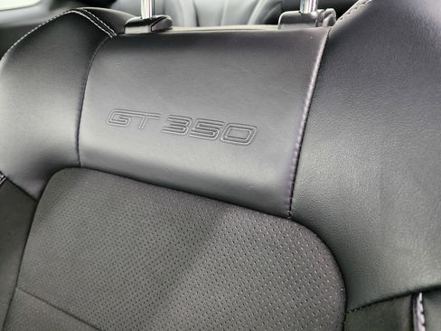 Used 2016 Ford Mustang Shelby GT350 w/ Technology Package RWD image 58