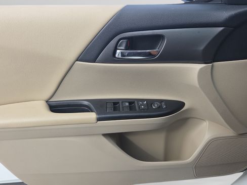 Used 2013 Honda Accord LX image 34