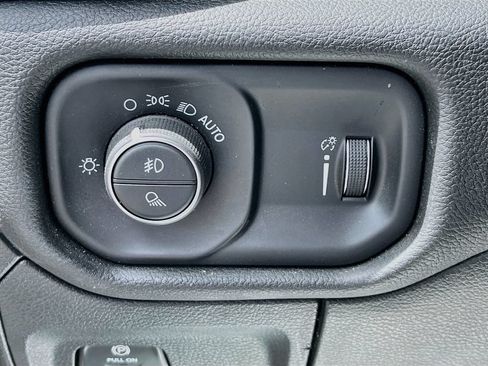 Used 2023 RAM 1500 Big Horn AWD/4WD image 10