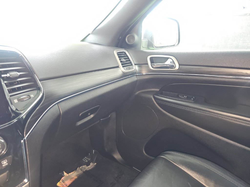 Used 2019 Jeep Grand Cherokee Limited AWD/4WD image 23