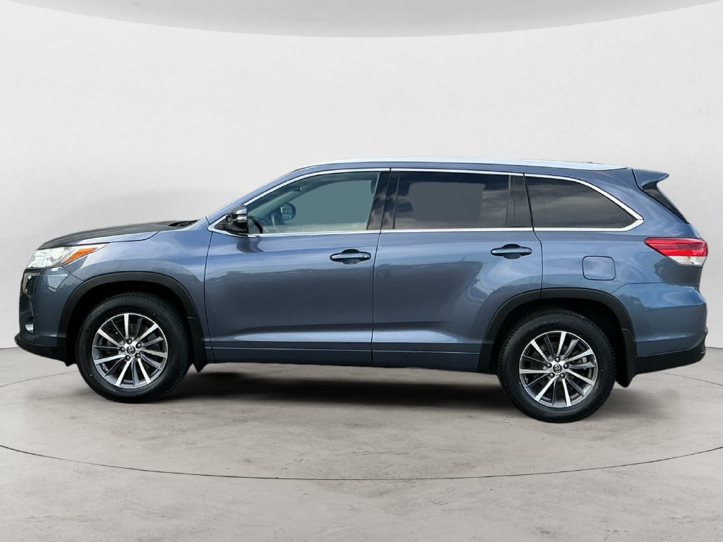 Used 2018 Toyota Highlander XLE AWD/4WD image 12