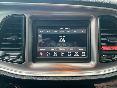 Used 2019 Dodge Challenger SXT image 18