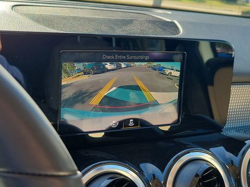 Used 2022 Mercedes-Benz GLB 250 image 26