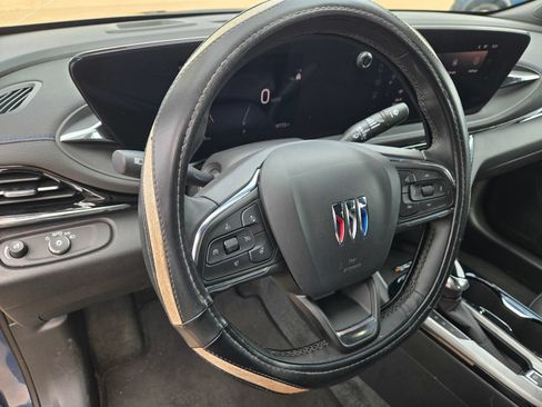 Used 2025 Buick Envista Sport Touring w/ Convenience I Package FWD image 10