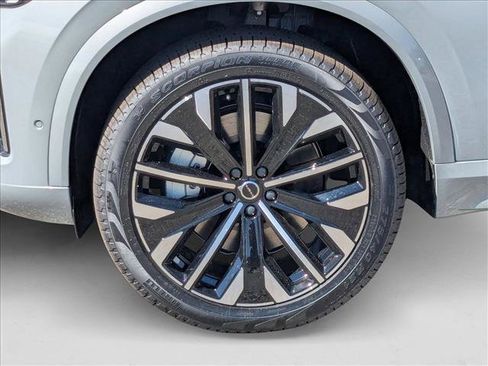 New 2026 Volvo XC90 T8 Plus w/ Protection Package AWD/4WD image 11