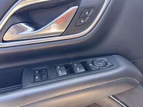 Used 2023 Chevrolet Suburban LT AWD/4WD image 16