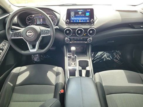 Used 2024 Nissan Sentra SV FWD image 2