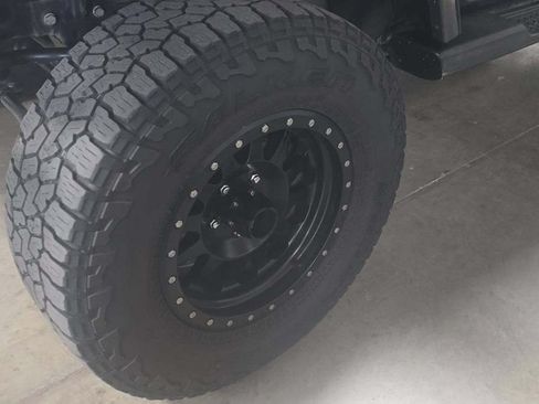 Used 2017 Jeep Wrangler Unlimited Sahara w/ Connectivity Group AWD/4WD image 14