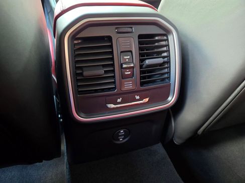 New 2026 Porsche Macan S image 18