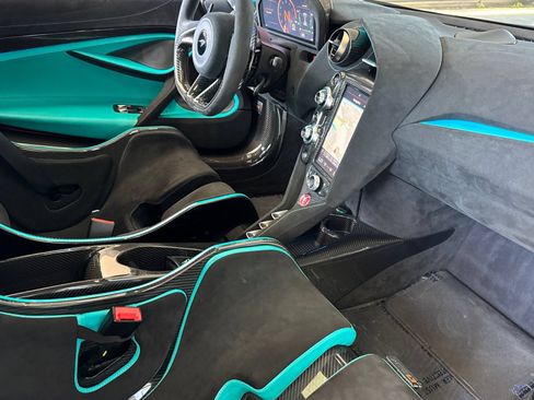 Used 2022 McLaren 765LT RWD image 17