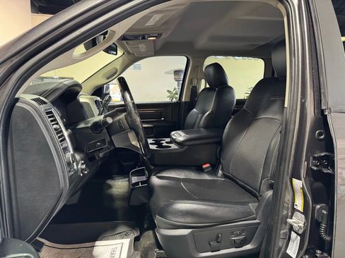 Used 2015 RAM 2500 Laramie w/ Convenience Group image 10