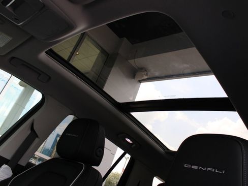 New 2027 GMC Terrain Denali w/ LPO, Floor Liner Package AWD/4WD image 22